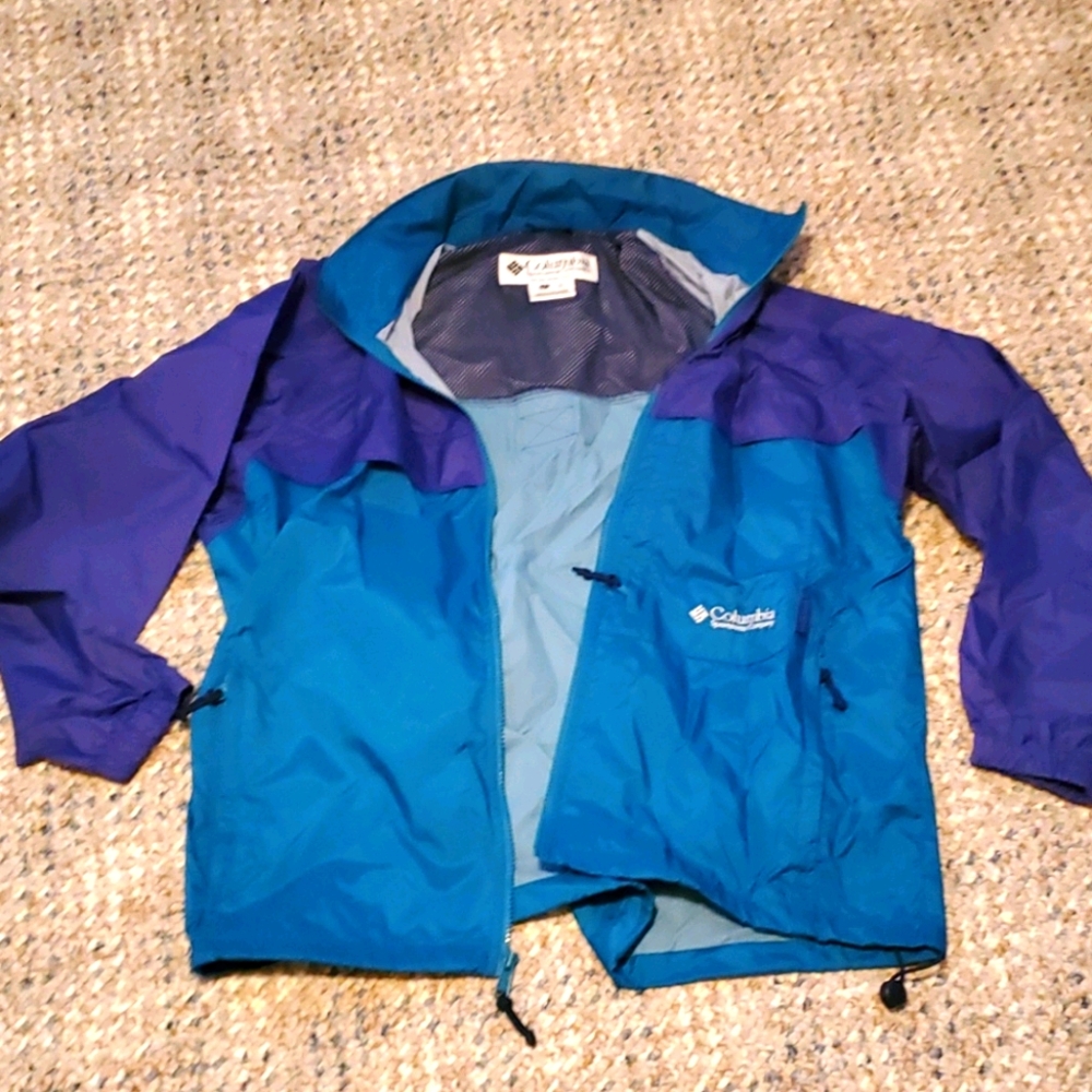 Columbia Lightweight Packable Rain Jacket w/ Hood